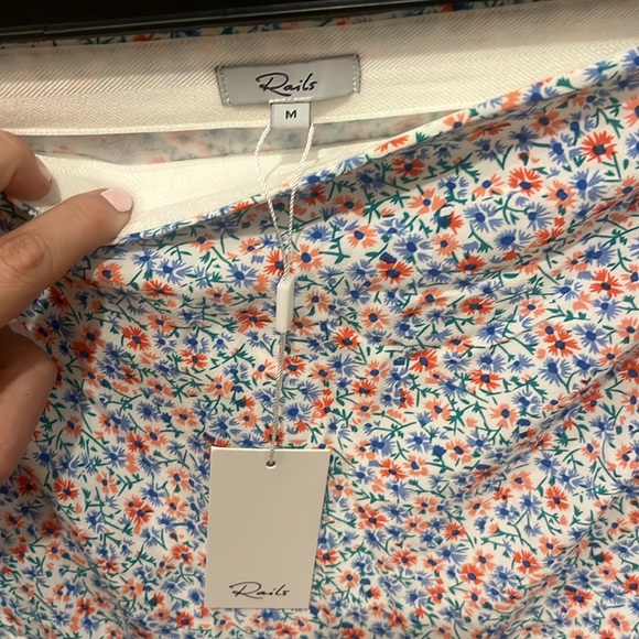 NEW RAILS lara skirt in wild daisies - Picture 7 of 10